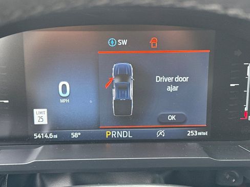 Certified 2025 Ford Maverick Lariat w/ Black Appearance Package image 25