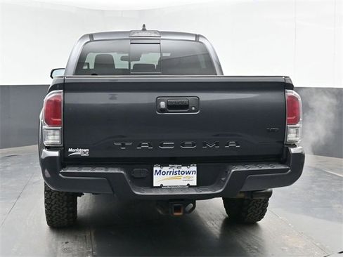 Used 2020 Toyota Tacoma TRD Sport w/ Blackout Package image 13