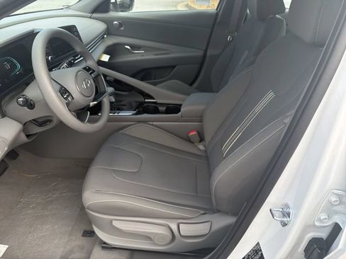 New 2026 Hyundai Elantra Hybrid FWD image 11