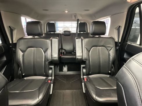 Used 2018 Ford Expedition Platinum image 16