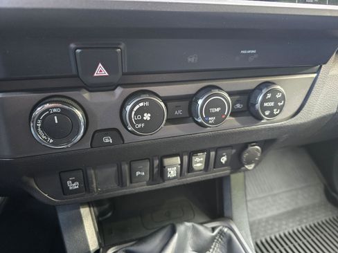 Used 2019 Toyota Tacoma TRD Off-Road w/ Technology Package image 29