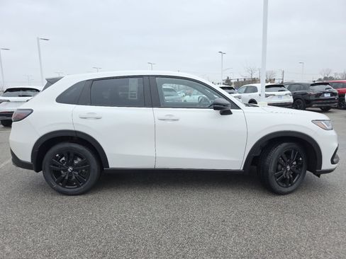 New 2026 Honda HR-V Sport image 6