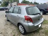 Used 2010 Toyota Yaris 4-Door Hatchback image 4