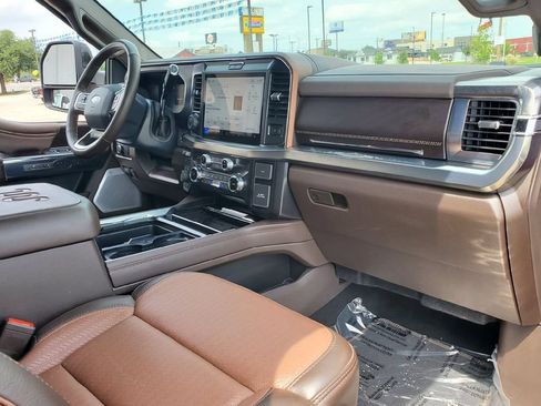Certified 2025 Ford F250 King Ranch AWD/4WD image 15