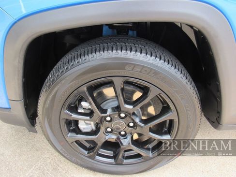 Used 2025 Jeep Compass Latitude w/ Altitude Special Edition AWD/4WD image 10