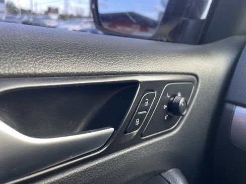 Used 2017 Volkswagen Jetta SE image 24