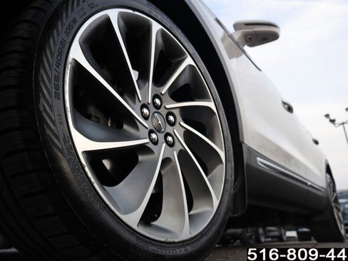 Used 2020 Lincoln Nautilus Reserve w/ Equipment Group 202A image 10