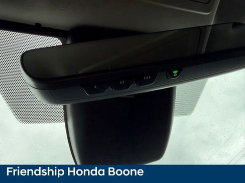 Used 2020 Toyota Highlander XLE AWD/4WD image 32