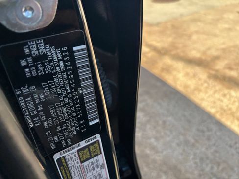 Used 2025 Kia Sportage LX FWD image 23