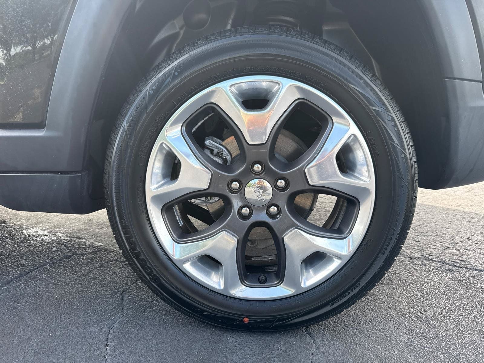 Used 2018 Jeep Compass Limited w/ Navigation Group AWD/4WD image 30