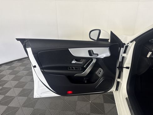 Used 2025 Mercedes-Benz CLA 250 image 16