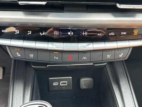 Used 2025 Cadillac XT4 Premium Luxury w/ Technology Package image 36