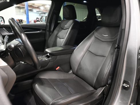 Used 2024 Cadillac XT5 Premium Luxury w/ Technology Package AWD/4WD image 7