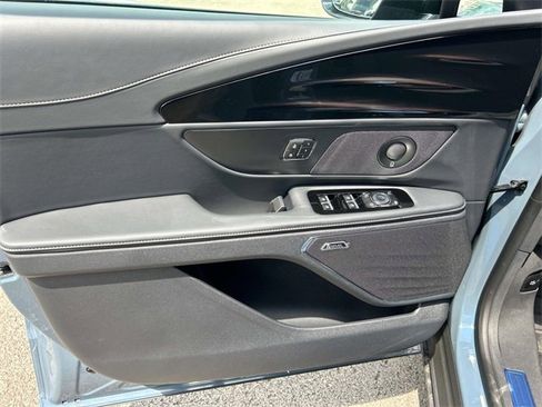 New 2025 Lincoln Nautilus Premier w/ Equipment Group 102A image 20