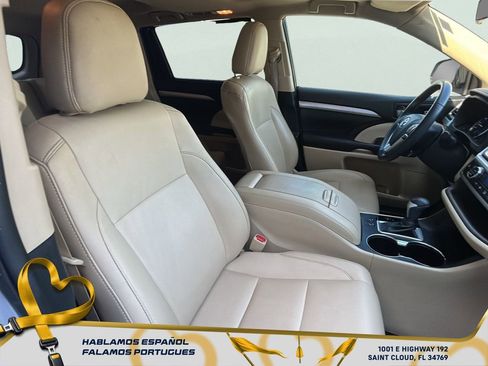 Used 2019 Toyota Highlander XLE image 37