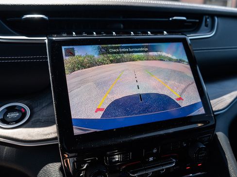 New 2025 Jeep Grand Cherokee L Limited w/ Trailer Tow Package image 26