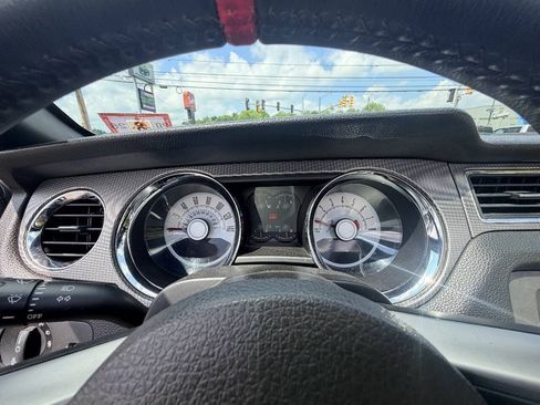 Used 2010 Ford Mustang GT Premium RWD image 31