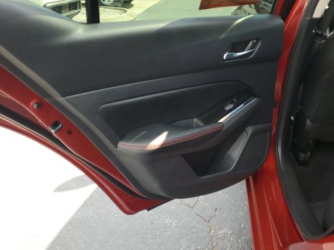 Certified 2025 Nissan Altima 2.5 SR image 10