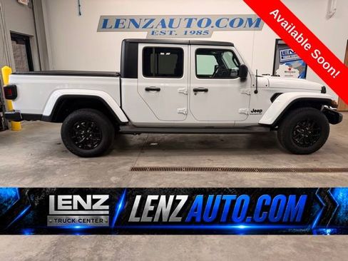 Used 2023 Jeep Gladiator Sport AWD/4WD image 1