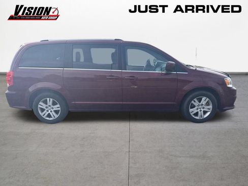 Used 2018 Dodge Grand Caravan SXT FWD image 4