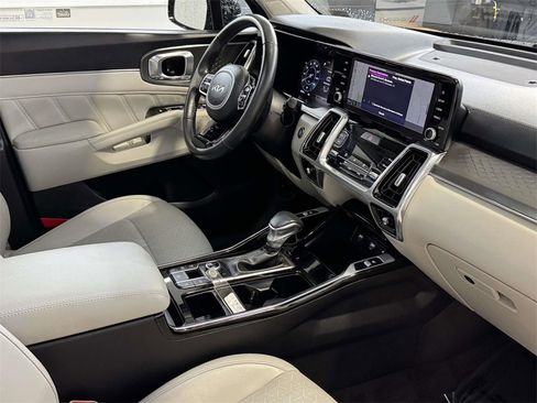 Used 2023 Kia Sorento SX image 10