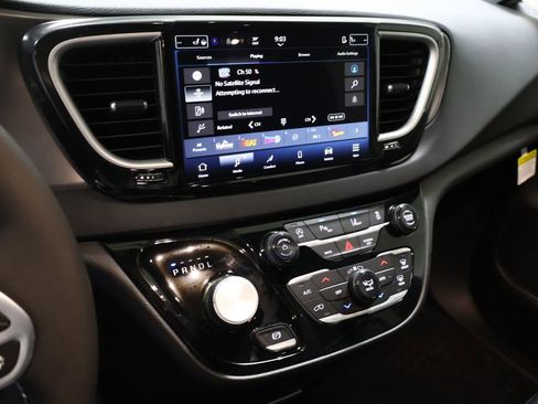 New 2026 Chrysler Voyager LX image 19