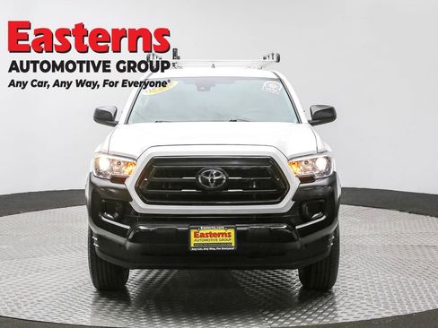 Used 2022 Toyota Tacoma SR image 2