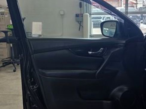 Used 2019 Nissan Rogue Sport SV w/ Technology Package image 11