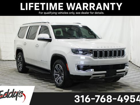 Used 2022 Jeep Wagoneer Series III AWD/4WD image 1