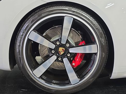 Certified 2024 Porsche 911 Carrera S RWD image 29