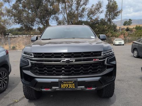 Used 2021 Chevrolet Tahoe Z71 w/ Z71 Signature Package AWD/4WD image 2