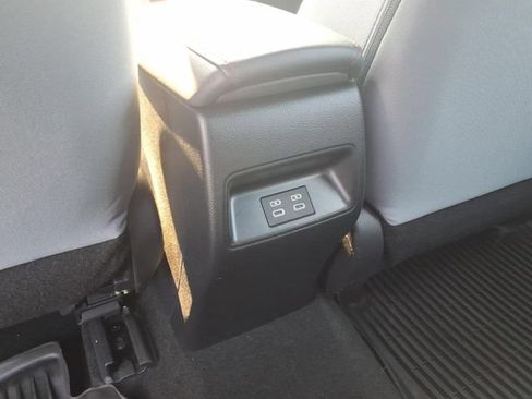 Used 2024 Toyota Corolla SE FWD image 9