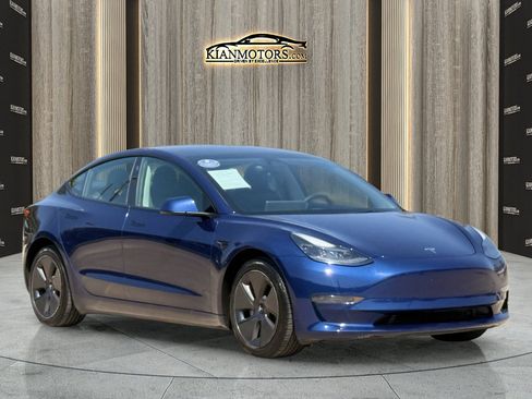 Used 2023 Tesla Model 3 Standard Range RWD image 1