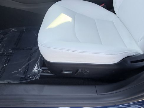 Used 2021 Tesla Model 3 Standard Range Plus image 22