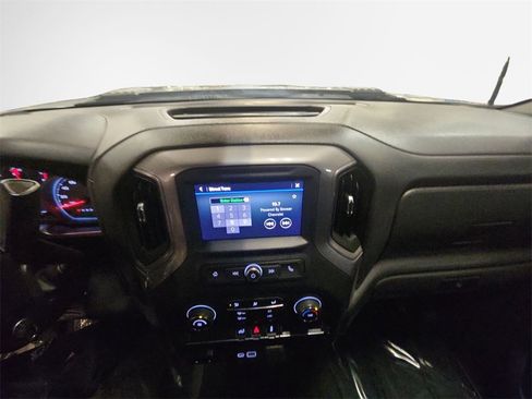 Certified 2021 Chevrolet Silverado 2500 Custom w/ Custom Value Package image 22