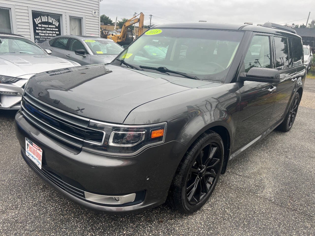 Used 2018 Ford Flex Limited w/ Equipment Group 303A AWD/4WD image 3