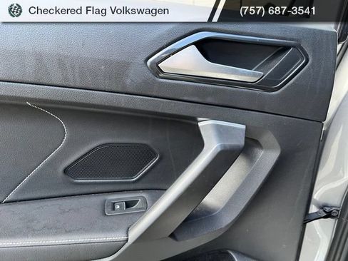 Used 2024 Volkswagen Tiguan SE AWD/4WD image 25