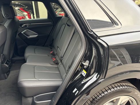 New 2025 Audi Q3 2.0T Premium image 14