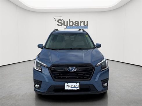 Used 2023 Subaru Forester Premium image 2
