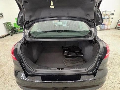 Used 2018 Ford Focus SE w/ Cold Weather Package image 14