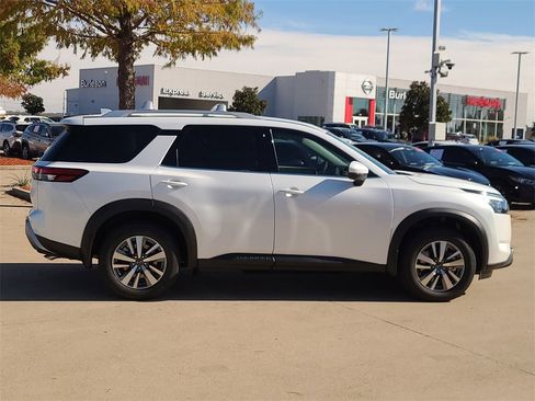 New 2025 Nissan Pathfinder SL w/ Cargo Package image 4
