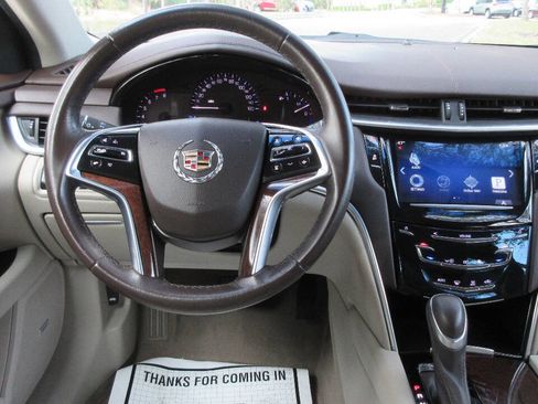 Used 2014 Cadillac XTS image 27