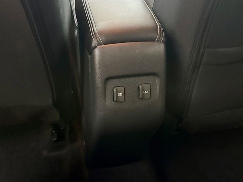 Used 2023 Nissan Kicks SR image 29