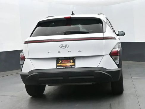 Used 2025 Hyundai Kona SEL FWD image 8