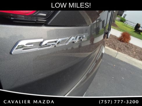 Used 2017 Ford Escape SE FWD image 35