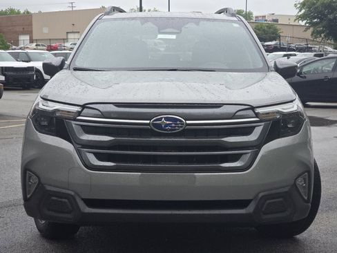 Used 2025 Subaru Forester Premium w/ Convenience Package #1 AWD/4WD image 12