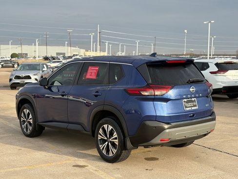Certified 2022 Nissan Rogue SV image 6