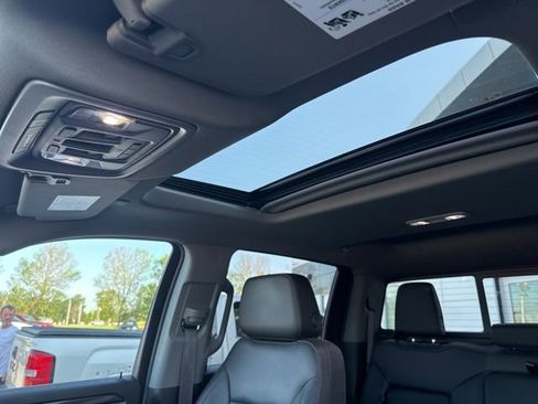 Certified 2022 Chevrolet Silverado 1500 LTZ w/ LTZ Convenience Package II image 27