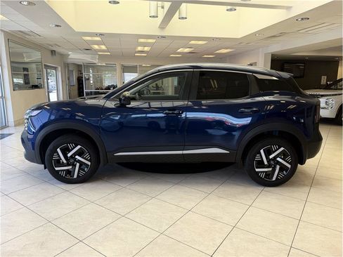 Used 2026 Nissan Kicks SV FWD image 8
