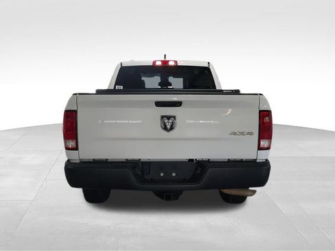 Used 2022 RAM 1500 4x4 Crew Cab Classic image 7